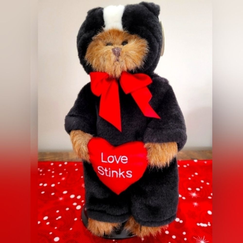 10.5 in Love Stinks Bear In Skunk Costume By Bearington, Plush, NWT